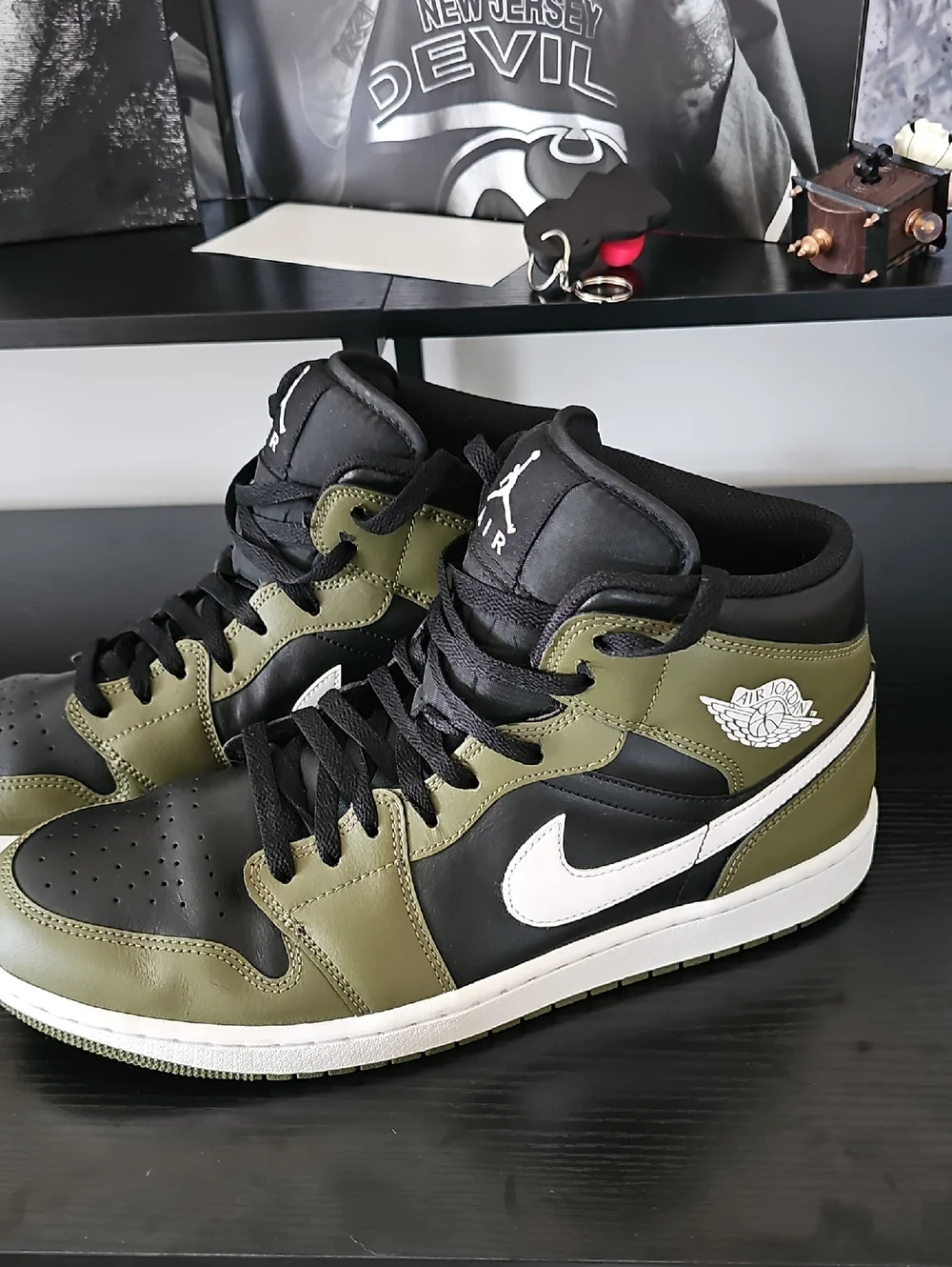 Jordan Mid Olive / Black / White Men’s Sneakers